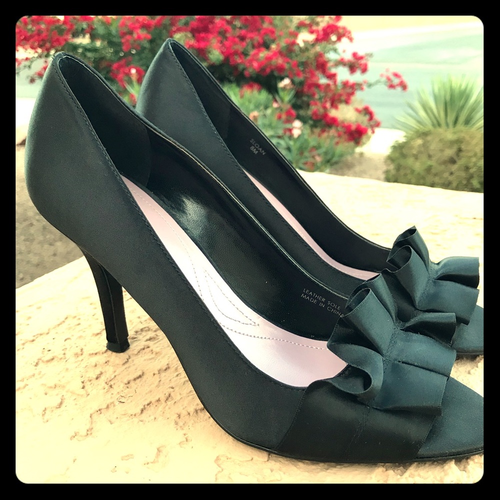 Tahari Sloan Black Peep Toe Dressy Heels 8M